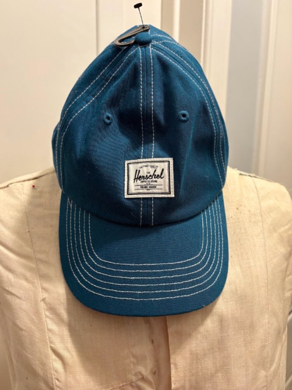 NWT Herschel Supply Co. Sylas Classic Cap Blue